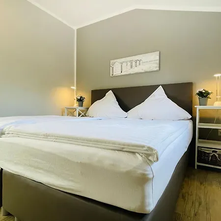 A10 Mayflower Apartament